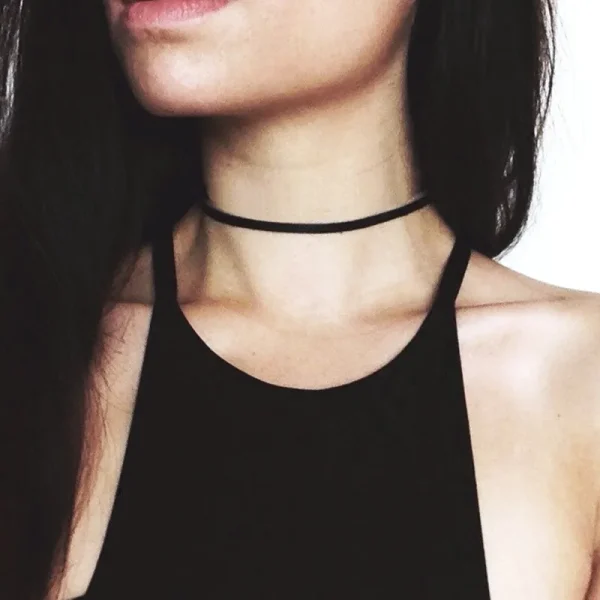 collier ras de cou fin