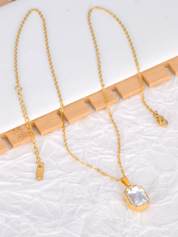 Collier Médaillon élégant